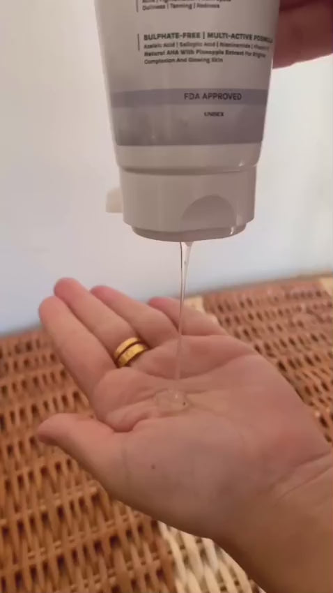 Merciaura Clear Skin Duo  6-in-1 Expert Face Wash (100 ml) + UV Armor Sunscreen SPF 50 PA++++ (100 ml)